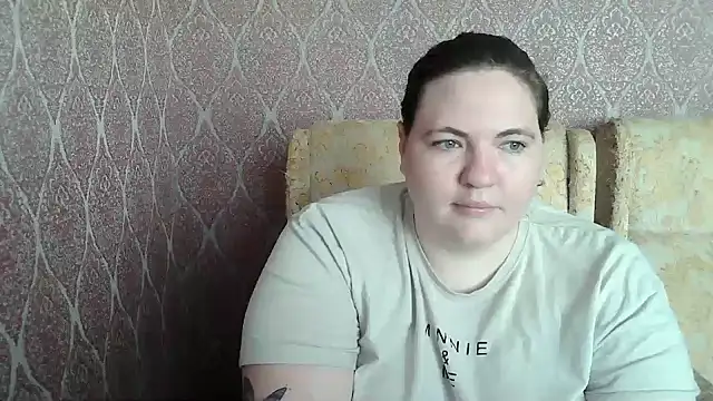 Snapshot of ElviraOreilllyX chatting on 05/25/26, 12:33 ElviraOreilllyX online show from 05/25/26, 12:33