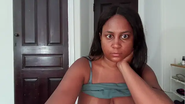 Snapshot of biancadoesit chatting on 06/08/26, 01:28 biancadoesit online show from 06/08/26, 01:28