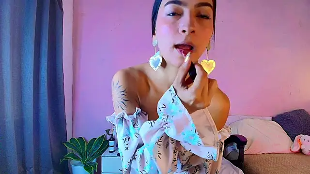 Snapshot of Daphne_Rosse chatting on 05/14/26, 12:34 Daphne Rosse online show from 05/14/26, 12:34
