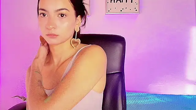 Daphne Rosse online show from 07/06/26, 11:51