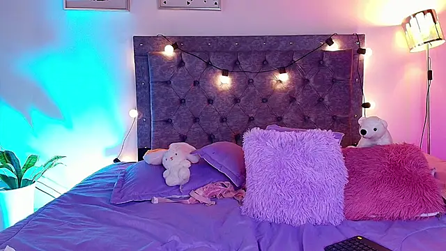 Daphne Rosse online show from 07/28/26, 03:43