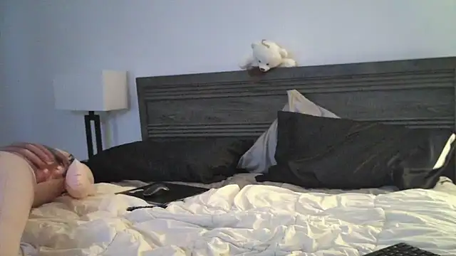 Snapshot of Cutecamboy4you chatting on 04/13/26, 04:34 Cutecamboy4you online show from 04/13/26, 04:34