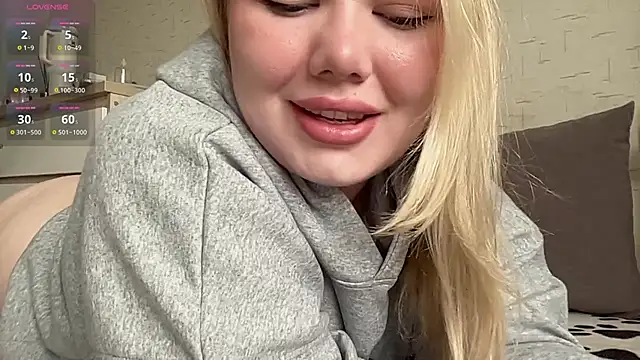 cutiejuliee online show from 07/06/26, 01:19