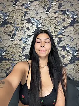 Crissdesire online show from 07/28/26, 02:57