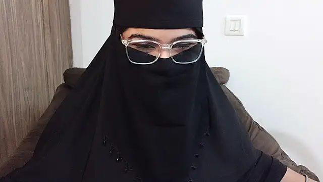 Snapshot of karandeep_kaur_isback chatting on 03/27/26, 01:33 karandeep kaur isback online show from 03/27/26, 01:33