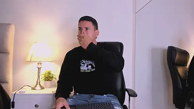 Chriss Diamond online show from 07/11/26, 08:11
