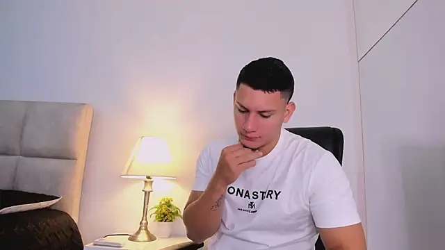 Chriss Diamond online show from 07/18/26, 08:01