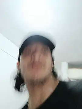 Snapshot of Bruno_santos1 chatting on 08/04/26, 03:43 Bruno santos1 online show from 08/04/26, 03:43