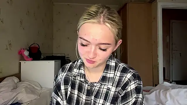 Snapshot of Sophia_Blonde chatting on 06/04/26, 03:07 Sophia Blonde online show from 06/04/26, 03:07