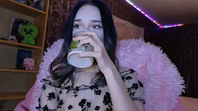 baby onface online show from 07/17/26, 07:52
