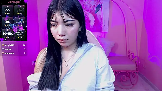 Snapshot of Soffi_x_x_ chatting on 06/11/26, 12:32 Soffi x x online show from 06/11/26, 12:32