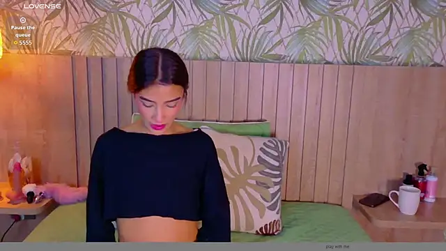 Snapshot of Charlott__18 chatting on 05/25/26, 12:55 Charlott 18 online show from 05/25/26, 12:55