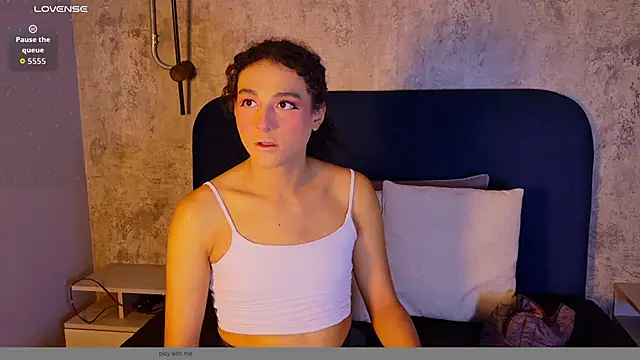 Snapshot of Mikavelvet08 chatting on 06/14/26, 02:52 Mikavelvet08 online show from 06/14/26, 02:52