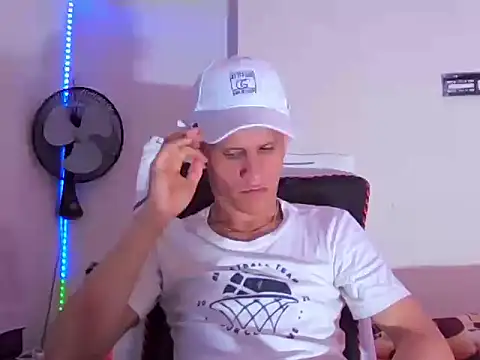 Snapshot of alejandro_stone12 chatting on 05/19/26, 01:56 alejandro stone12 online show from 05/19/26, 01:56