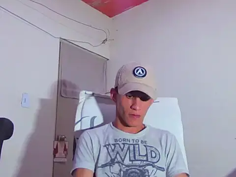 Snapshot of alejandro_stone12 chatting on 06/07/26, 02:59 alejandro stone12 online show from 06/07/26, 02:59