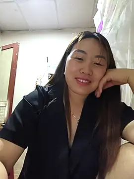 Snapshot of he-se-kin chatting on 04/28/26, 12:53 he-se-kin online show from 04/28/26, 12:53