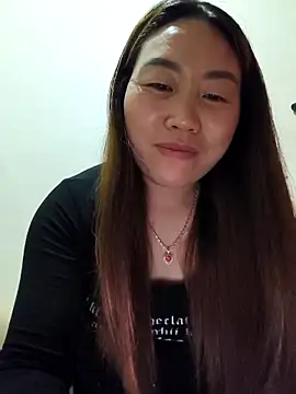 Snapshot of he-se-kin chatting on 05/11/26, 02:45 he-se-kin online show from 05/11/26, 02:45