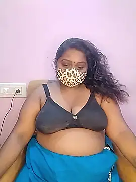 Snapshot of Tamil-Dhara chatting on 06/06/26, 02:00 Tamil-Dhara online show from 06/06/26, 02:00