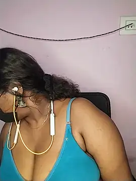 Snapshot of Tamil-Dhara chatting on 08/01/26, 05:56 Tamil-Dhara online show from 08/01/26, 05:56