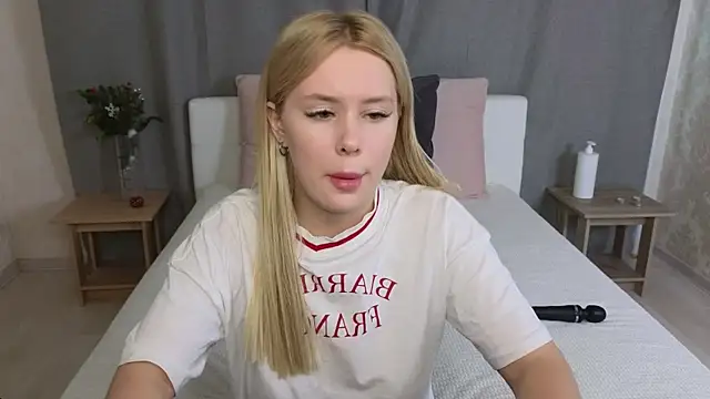 Snapshot of MelissaAvis chatting on 06/03/26, 05:21 MelissaAvis online show from 06/03/26, 05:21