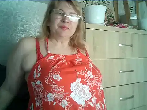 Snapshot of Alina-malina66 chatting on 05/15/26, 01:07 Alina-malina66 online show from 05/15/26, 01:07