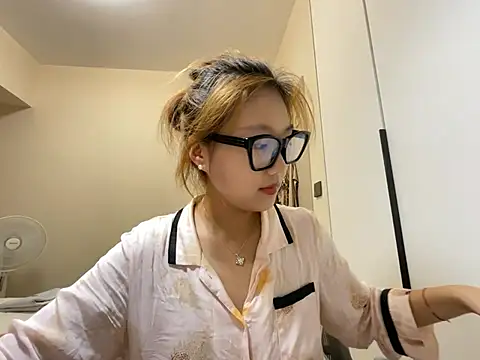 tutu512 online show from 07/01/26, 01:34