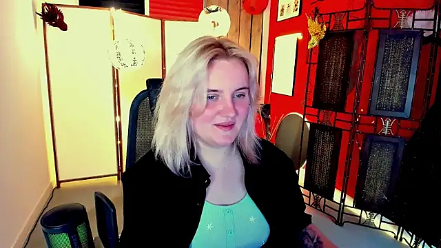 Snapshot of KathyBriggs chatting on 06/05/26, 05:03 KathyBriggs online show from 06/05/26, 05:03