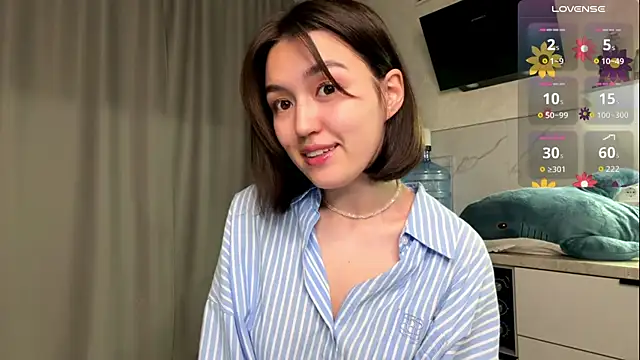 Snapshot of lilysolar chatting on 06/09/26, 06:08 lilysolar online show from 06/09/26, 06:08