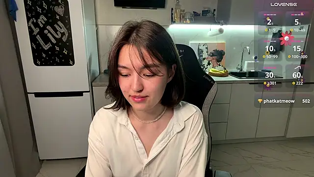 Snapshot of lilysolar chatting on 06/13/26, 06:39 lilysolar online show from 06/13/26, 06:39