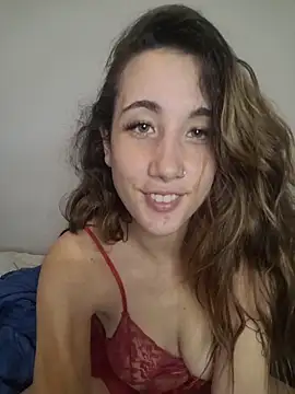 Snapshot of AlissonDavenport chatting on 04/21/26, 02:15 AlissonDavenport online show from 04/21/26, 02:15