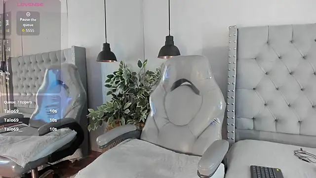 Snapshot of ivy_leee chatting on 06/08/26, 01:28 ivy leee online show from 06/08/26, 01:28