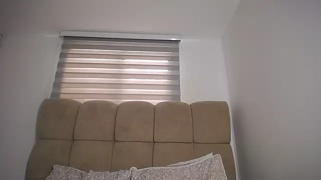 SofiaBanks  online show from 05/17/26, 08:38