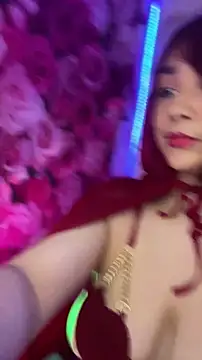 Snapshot of SweetLittleRed chatting on 06/07/26, 05:11 SweetLittleRed online show from 06/07/26, 05:11
