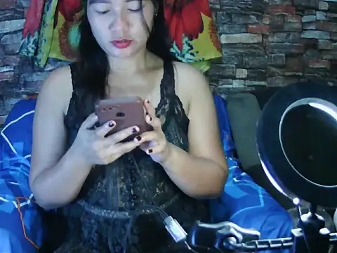 honey krishia online show from 07/29/26, 02:15