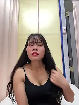 Snapshot of Naked-xx chatting on 06/06/26, 01:05 Naked-xx online show from 06/06/26, 01:05