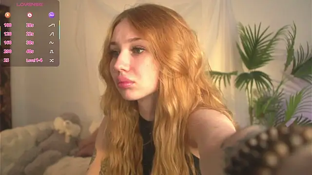 Snapshot of zoeforrd chatting on 06/24/26, 05:17 zoeforrd online show from 06/24/26, 05:17