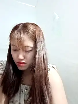Snapshot of -Bitilu- chatting on 04/18/26, 07:07 -Bitilu- online show from 04/18/26, 07:07