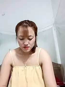 Snapshot of -Bitilu- chatting on 04/28/26, 02:27 -Bitilu- online show from 04/28/26, 02:27
