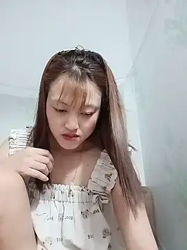 Snapshot of -Bitilu- chatting on 05/19/26, 01:56 -Bitilu- online show from 05/19/26, 01:56