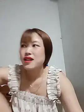 Snapshot of -Bitilu- chatting on 06/09/26, 01:06 -Bitilu- online show from 06/09/26, 01:06