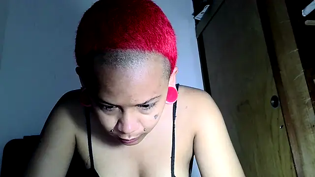 Snapshot of xblackstarX1 chatting on 05/27/26, 04:31 xblackstarX1 online show from 05/27/26, 04:31