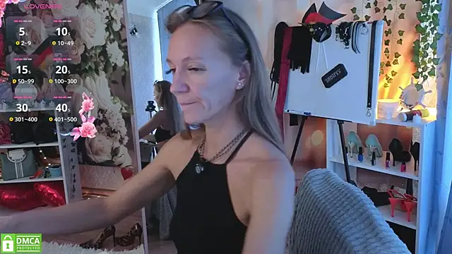 jesica mooonn online show from 07/24/26, 04:32