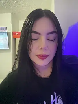 Snapshot of Cami_olarte chatting on 06/02/26, 05:42 Cami olarte online show from 06/02/26, 05:42