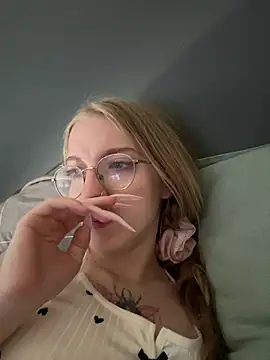 EvaEvis online show from 06/08/26, 01:00