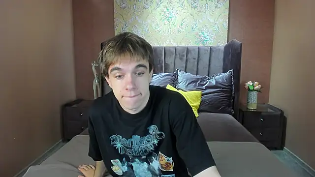 Snapshot of DaveBevy chatting on 06/11/26, 07:45 DaveBevy online show from 06/11/26, 07:45