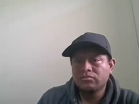 Snapshot of Luis-Armando chatting on 04/13/26, 05:40 Luis-Armando online show from 04/13/26, 05:40