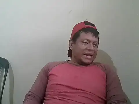 Snapshot of Luis-Armando chatting on 04/24/26, 03:47 Luis-Armando online show from 04/24/26, 03:47