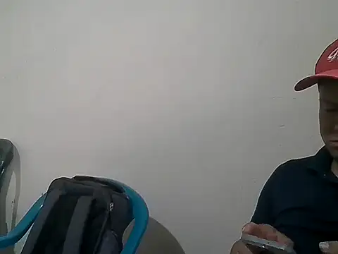 Snapshot of Luis-Armando chatting on 05/04/26, 10:50 Luis-Armando online show from 05/04/26, 10:50
