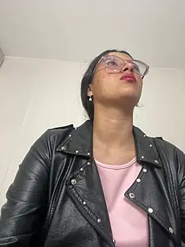 babylexi18 online show from 05/17/26, 06:37