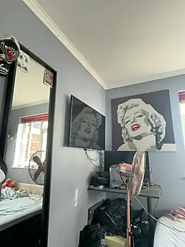 LolaSkyee online show from 07/08/26, 06:07